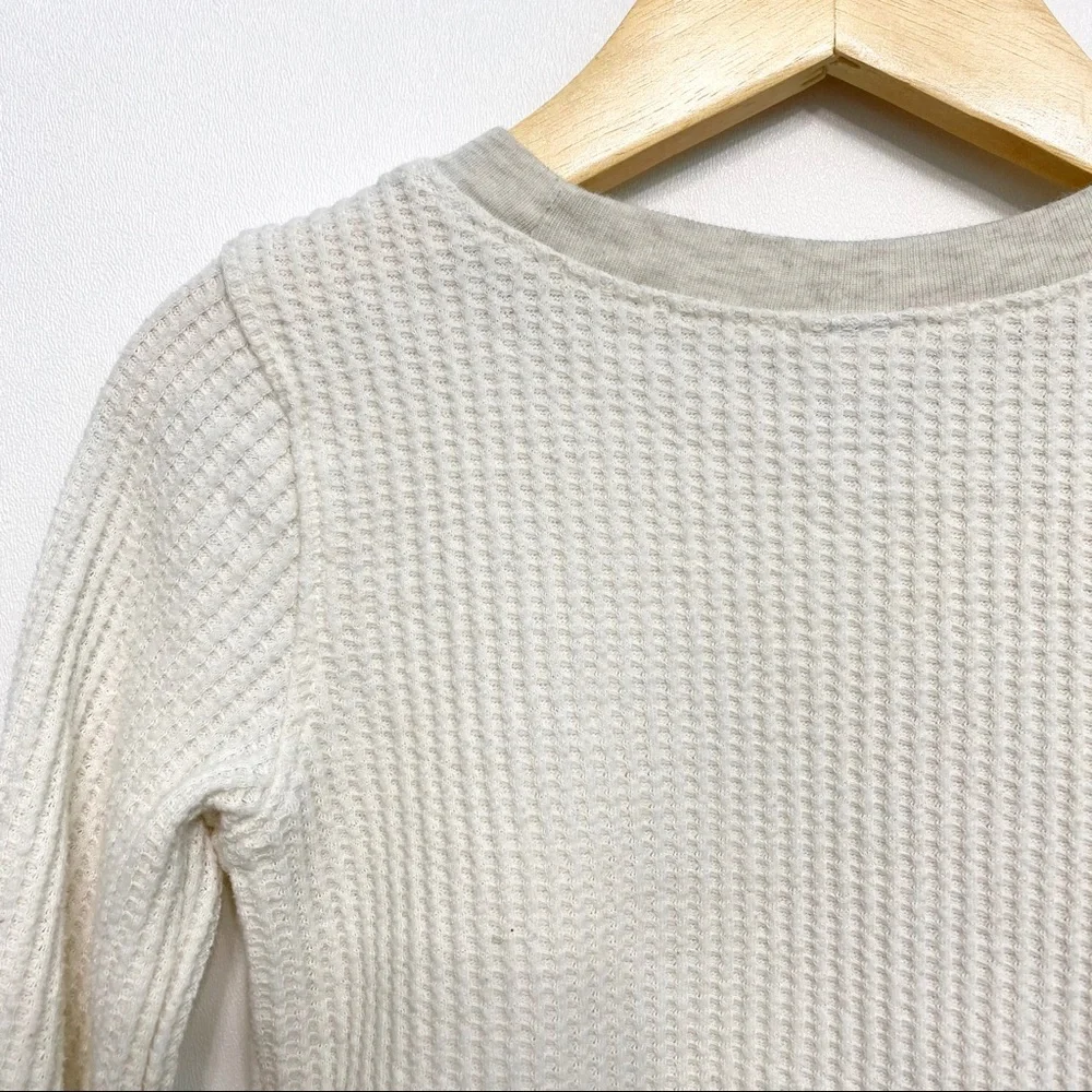 old navy | waffle knit thermal polar bear white tee 3t
